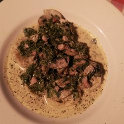 Pinuccio - Agnoloti de calabaza y almendras con salsa Del Curato