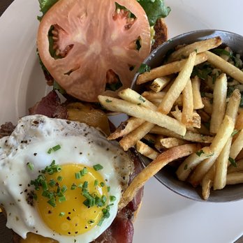 Earls Kitchen + Bar - Breakfast Burger and Garlic Fries - New American Near Me - Miami, Florida Earls Kitchen + Bar - Breakfast Burger and Garlic Fries - New American Near Me - Miami, Florida
