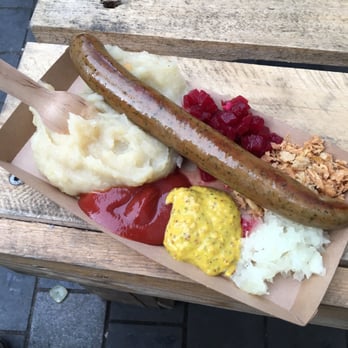 DØP - Pork and wild garlic sausage. Potato and parsnip mash, mustard ketchup, onion and fried shallots - Hot Dogs Near Me - København K, 84