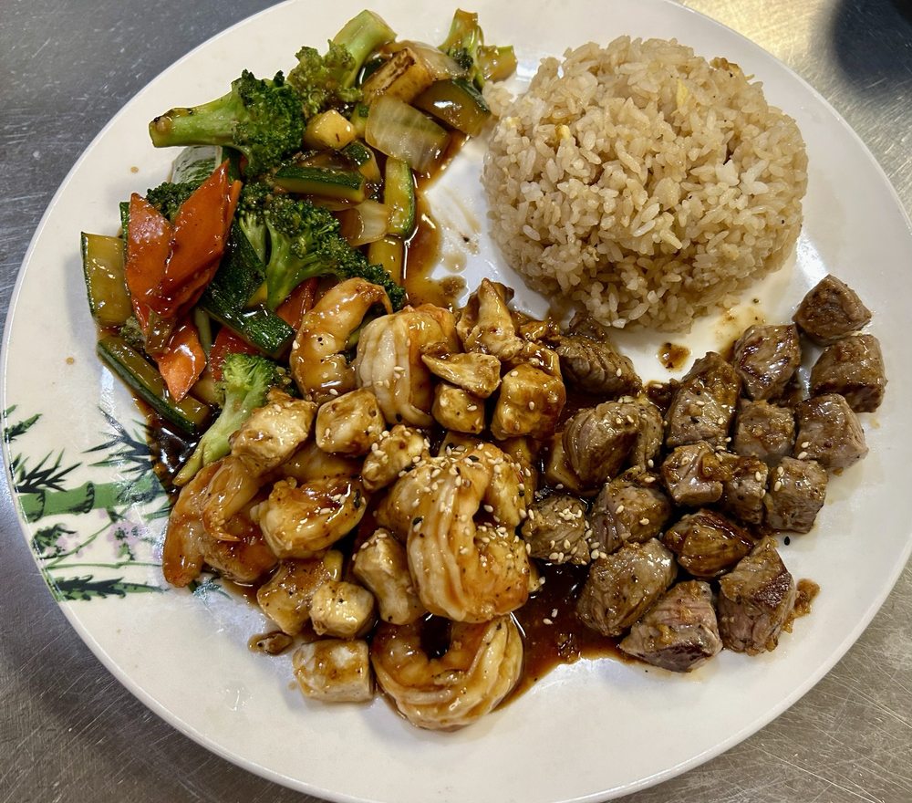 Kiku Japanese Fusion Logo