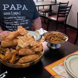 Xin's Chinese Restaurant & Dragon Lounge