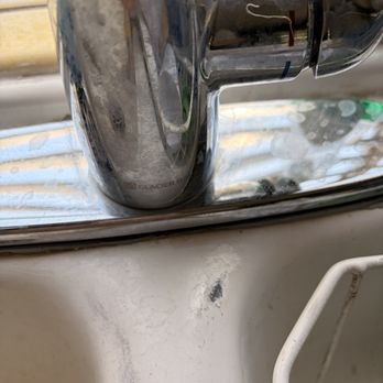 Pro Plumbers 24/7 - The chio has been painted its much bigger, When I called him he acted like he did not see he did this , Oh just paint it - Plumbing Near Me Pro Plumbers 24/7 - The chio has been painted its much bigger, When I called him he acted like he did not see he did this , Oh just paint it - Plumbing Near Me