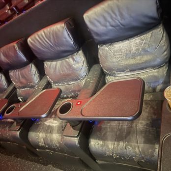 Showbiz Cinemas Edmond - Showbiz "comfortable, reclining seats." - Cinema Near Me - Edmond, Oklahoma Showbiz Cinemas Edmond - Showbiz "comfortable, reclining seats." - Cinema Near Me - Edmond, Oklahoma