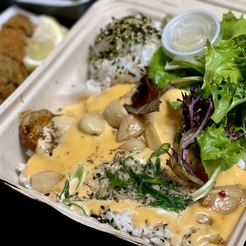 Upscale Hawaii - Ahi with bomb sauce - Diners Near Me - Honolulu, Hawaii