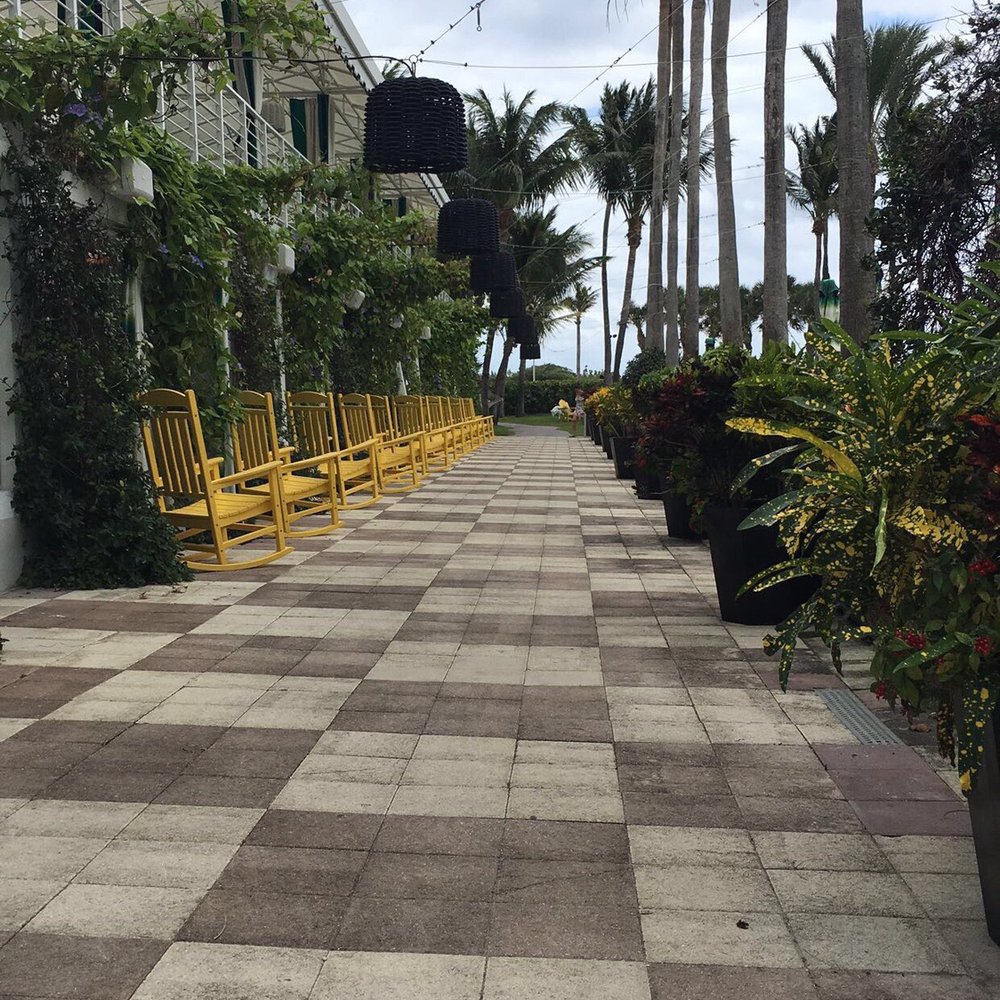 Kimpton Surfcomber Hotel - Cute yellow chairs by the pool area - Hotels Near Me - Miami Beach, Florida Kimpton Surfcomber Hotel - Cute yellow chairs by the pool area - Hotels Near Me - Miami Beach, Florida