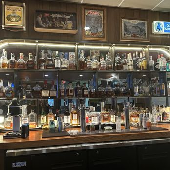 Cook's Burger Bar - Burgers Near Me - Williamsburg, Virginia