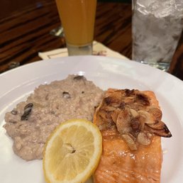 Almond Crusted Salmon Almond Crusted Salmon