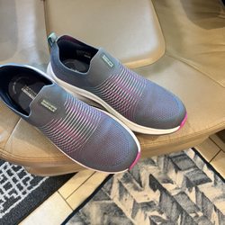 SKECHERS Warehouse Outlet - Go Walks