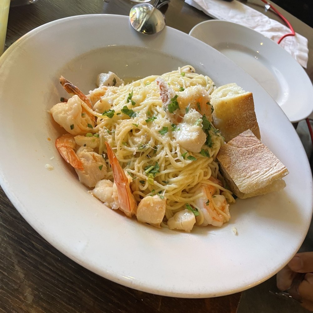 Pastini - Fettucini Alfredo - Italian Near Me - Eugene, Oregon Pastini - Fettucini Alfredo - Italian Near Me - Eugene, Oregon