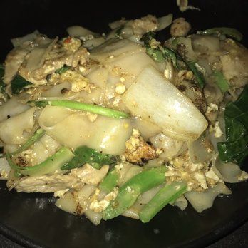 Glai Baan - Pad Kee Mao - Thai Near Me - Phoenix, Arizona