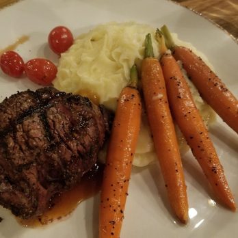 Good Times Cafe - Filet mignon, ordered medium. Tender, juicy, no need to use your knife! Carrots were snappy good, and the potatoes were fluffy good! - American Near Me - Cabazon, California