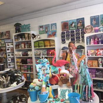 Scalawags - Inside - Pet Stores Near Me - Kennebunkport, Maine Scalawags - Inside - Pet Stores Near Me - Kennebunkport, Maine
