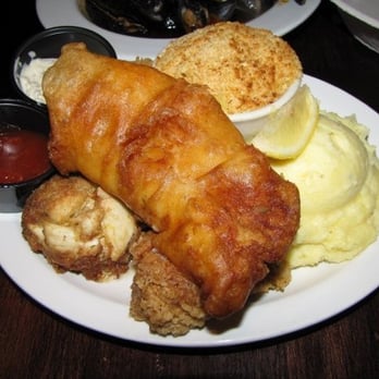 Mama's on the Half Shell - Classic Combo Platter - Bars Near Me - Baltimore, Maryland