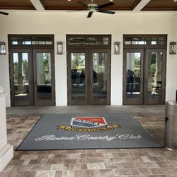 Riviera Country Club - Entrance at Valet