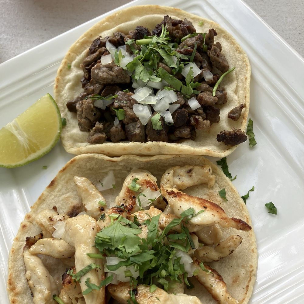 El Niño - Steak and chicken taco - Salvadoran Near Me - Ketchum, Idaho