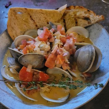Luce - Mussels in broth and butter. Get this! - Italian Near Me - Norfolk, Virginia Luce - Mussels in broth and butter. Get this! - Italian Near Me - Norfolk, Virginia