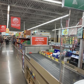 ALDI - a grocery store with shelves and signs - Grocery Near Me - Oak Ridge, Tennessee