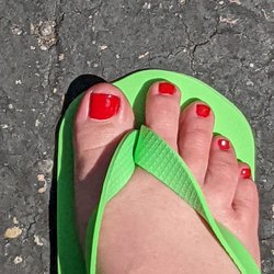 Elle Nails - Crooked nails