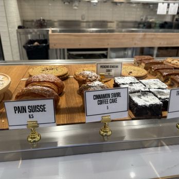 Helms Bakery - Bakeries Near Me - Los Angeles, California