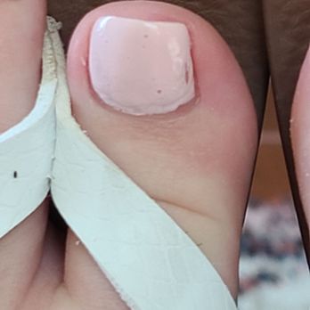 Herbal Nails Spa - Wonky edge and gash in color - Nail Salons Near Me - El Paso, Texas