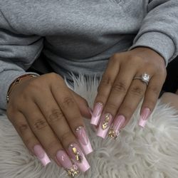 Acryliq Nails