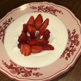 Salina - Strawberries and Mascarpone dessert special - Italian Near Me - Los Angeles, California Salina - Strawberries and Mascarpone dessert special - Italian Near Me - Los Angeles, California
