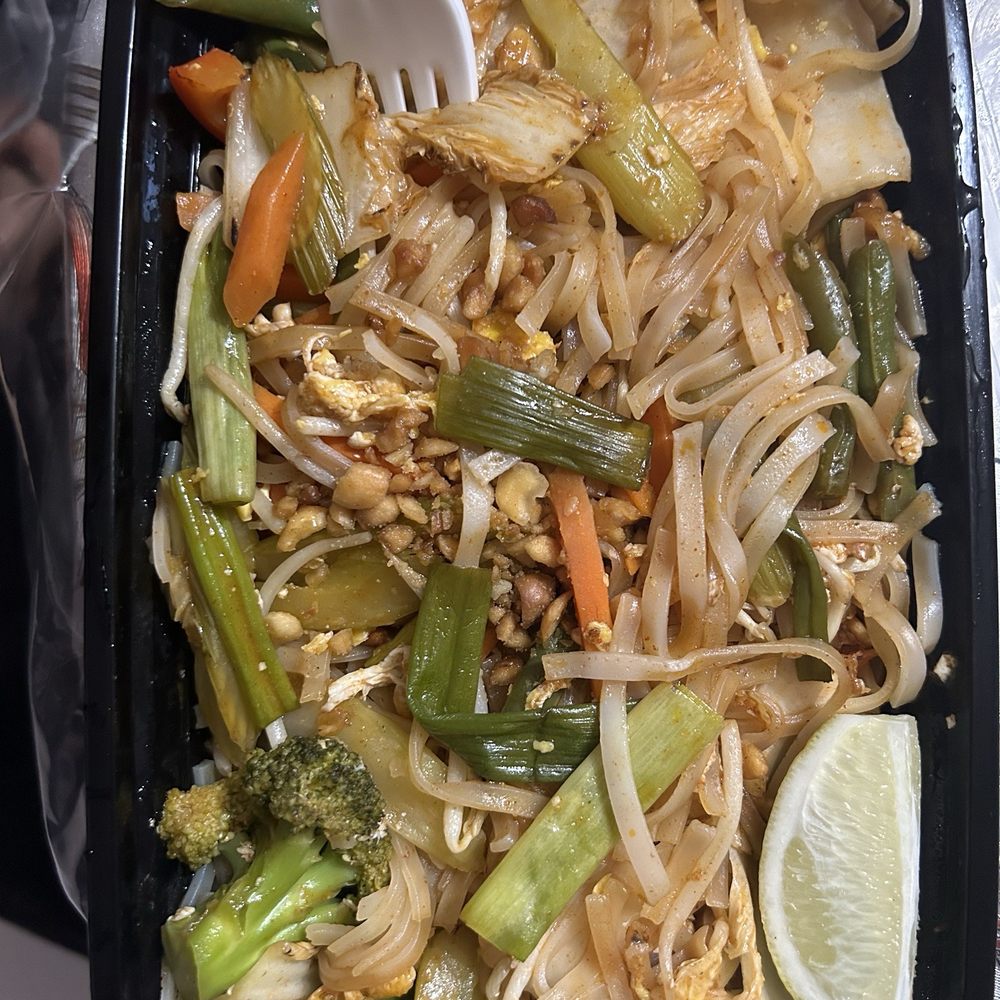 Dear Thai Kitchen - Veggie Classic Pad Thai - Thai Near Me - Montville, New Jersey Dear Thai Kitchen - Veggie Classic Pad Thai - Thai Near Me - Montville, New Jersey
