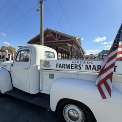 Lakeside Farmers' Market