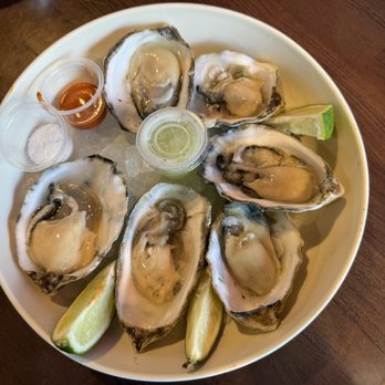 GOLDFISH - half dozen oysters, fat bastards - Seafood Near Me - Stanton, California