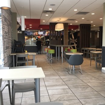 McDonald's - empty tables and chairs in a restaurant - Fast Food Near Me - Newton Grove, North Carolina McDonald's - empty tables and chairs in a restaurant - Fast Food Near Me - Newton Grove, North Carolina