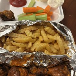 Wings-N-Ale - 10 Wings Dinner Special