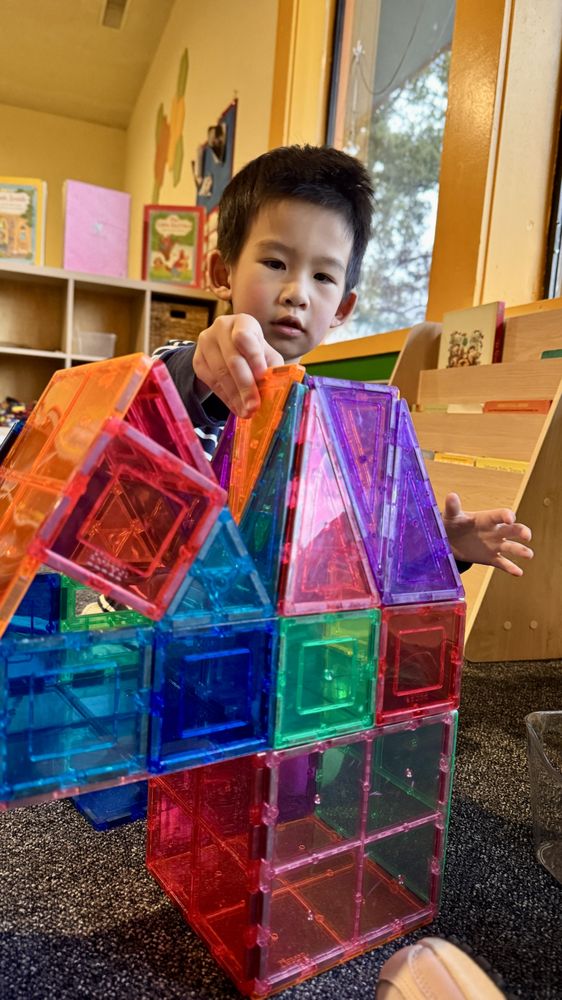 Play Pals Preschool - childcare center in San Leandro, CA