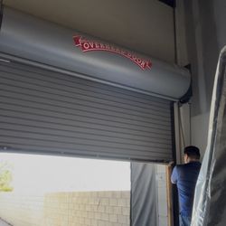 Mattress Firm Outlet - Imperial Valley - Mario helping us load out our items