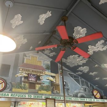 Bubba Burgers - Inside - Burgers Near Me - Kapaa, Hawaii