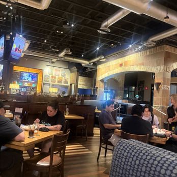 BJ's Restaurant & Brewhouse - New American Near Me - Las Vegas, Nevada