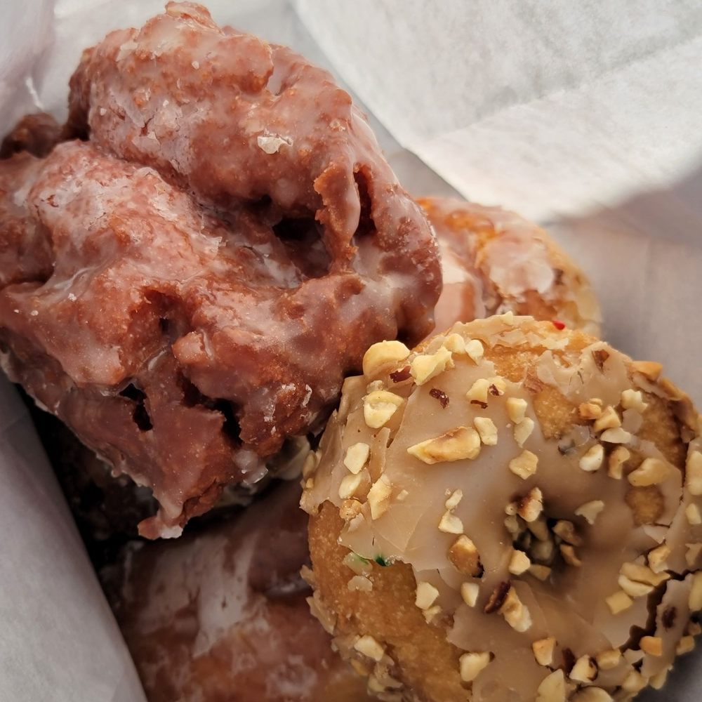 Raspberry, cinnamon and a free donut to go!