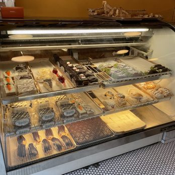 D'amato's Bakery - Bakeries Near Me - Chicago, Illinois