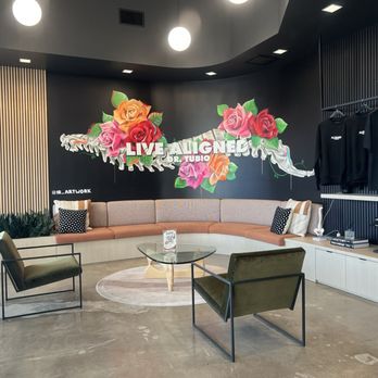The Aligned Clinic - Lobby - Chiropractors Near Me - Costa Mesa, California
