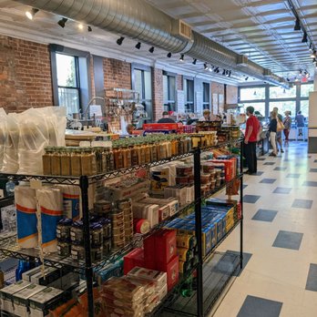 Daylily - Shopping section with a view toward the deli counter (nearer) and coffee/pastry area (closer to front windows) - Delis Near Me - Cincinnati, Ohio