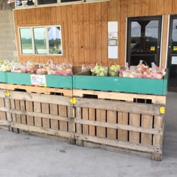 Larchmont Farms - Honor box for apples, no more peaches