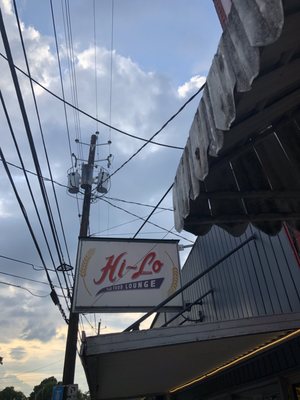 Hi-Lo Lounge by null
