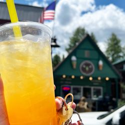 Ceaira’s Sweet Shop - Paddleboard Peach Bubble Lemonade