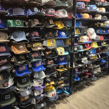 Lids - Department Stores Near Me - San Diego, California