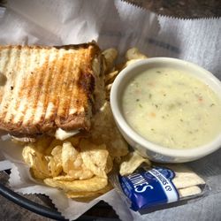 The Edge - Sun-Dried Tomato Chicken & Bacon