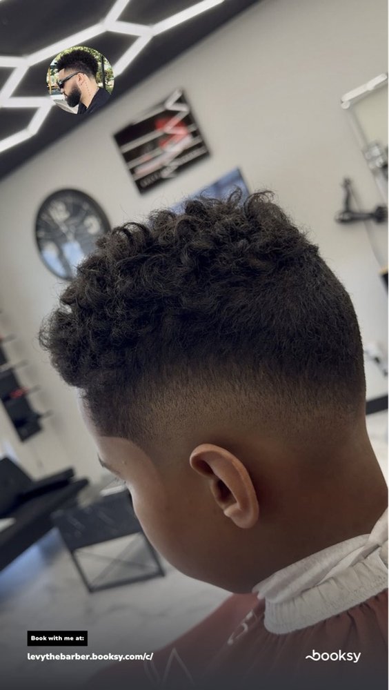 Levy’s Barber Shop Logo