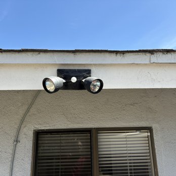 Fernandez's Painting - Solar lights - Painters Near Me