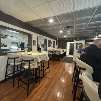 Bella Vita - Seating - Wine Bars Near Me - Union, Kentucky Bella Vita - Seating - Wine Bars Near Me - Union, Kentucky