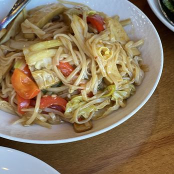 Chef Burma - Burmese style pad thai - Burmese Near Me - Sacramento, California