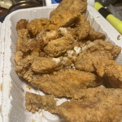 Hardee - Hardee pitkin avenue in BKLYN old stale NASTY fish n shrimp $40 waste of money wish they went to hull n rockaway