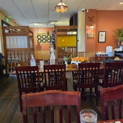 Thai Cottage - Inside
